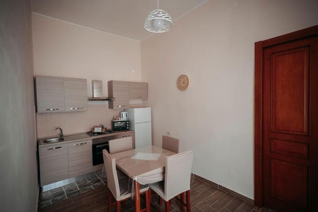 Historical Center Valery Sweet House Apartment Naples Exterior photo